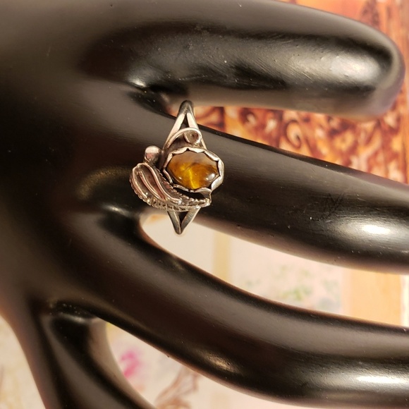 Very 1970s Tiger's Eye Sterling Silver Ring - Picture 2 of 4